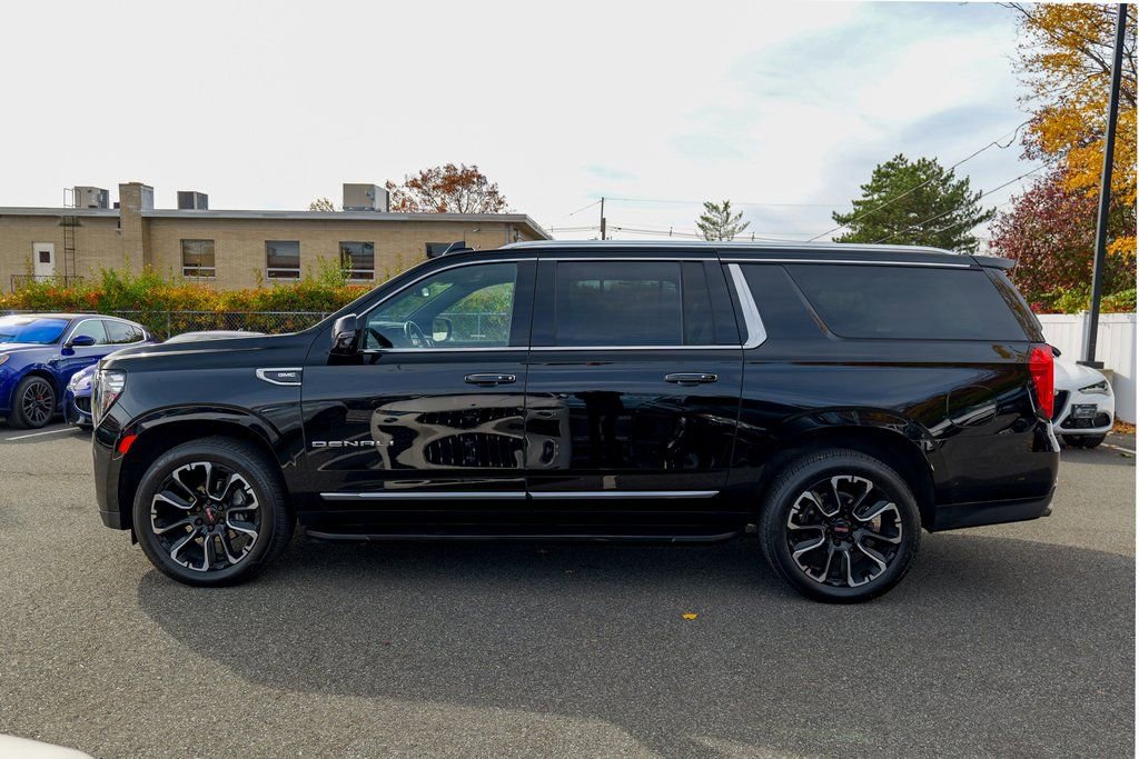 Used 2022 GMC Yukon XL Denali image 4