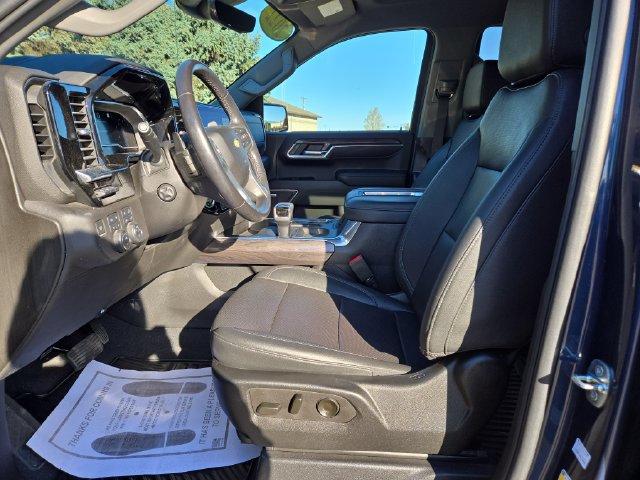 Used 2022 Chevrolet Silverado 1500 LTZ w/ Technology Package AWD/4WD image 2
