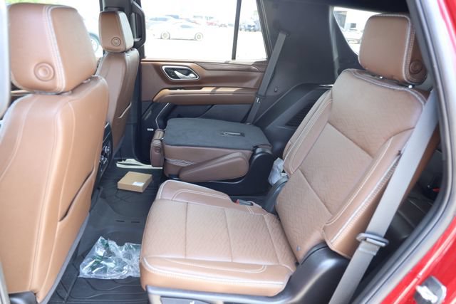 Used 2024 Chevrolet Tahoe High Country AWD/4WD image 13