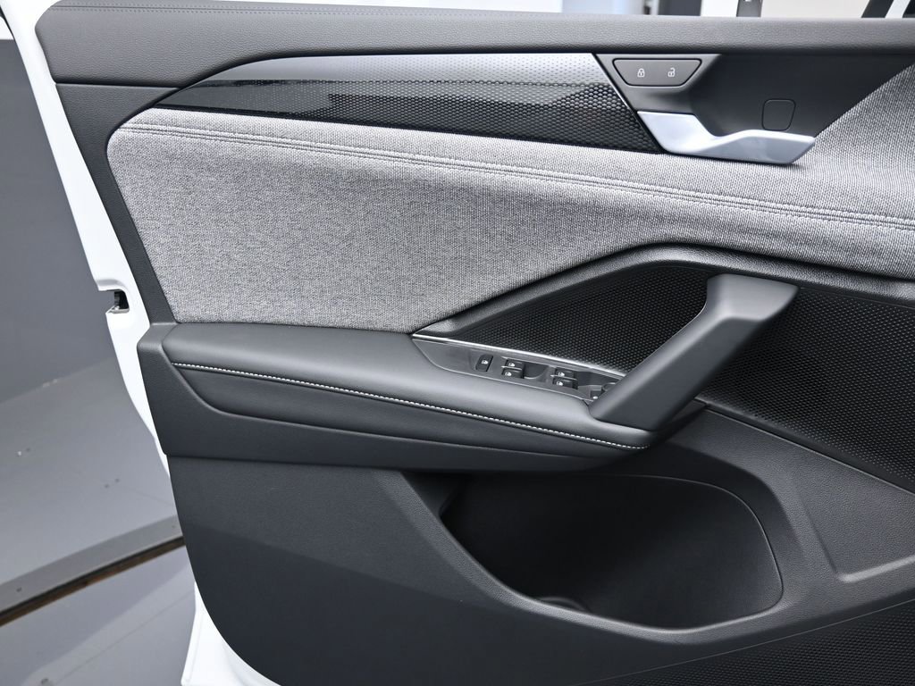 New 2026 Volkswagen Tiguan S FWD image 19