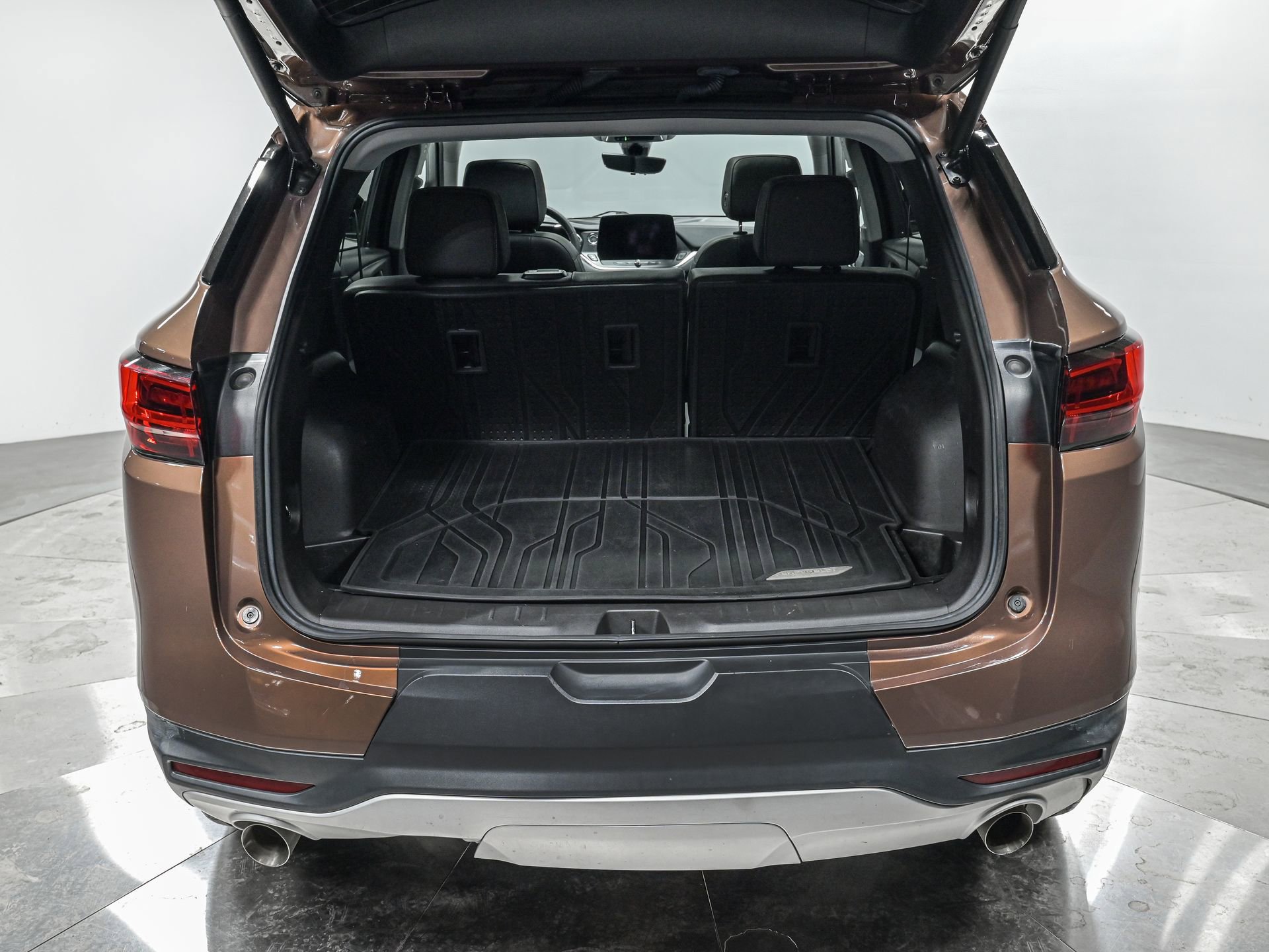 Used 2024 Chevrolet Blazer LT w/ Sound & Technology Package AWD/4WD image 6