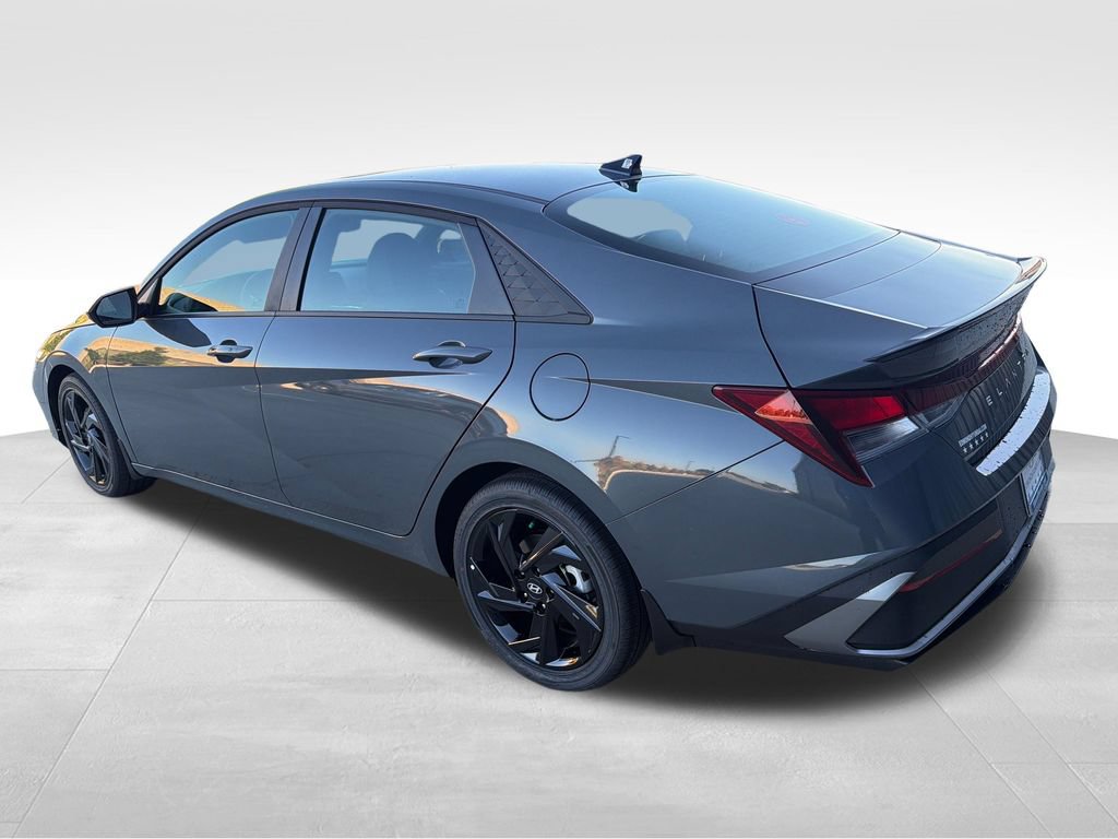 New 2026 Hyundai Elantra SEL Sport FWD image 4