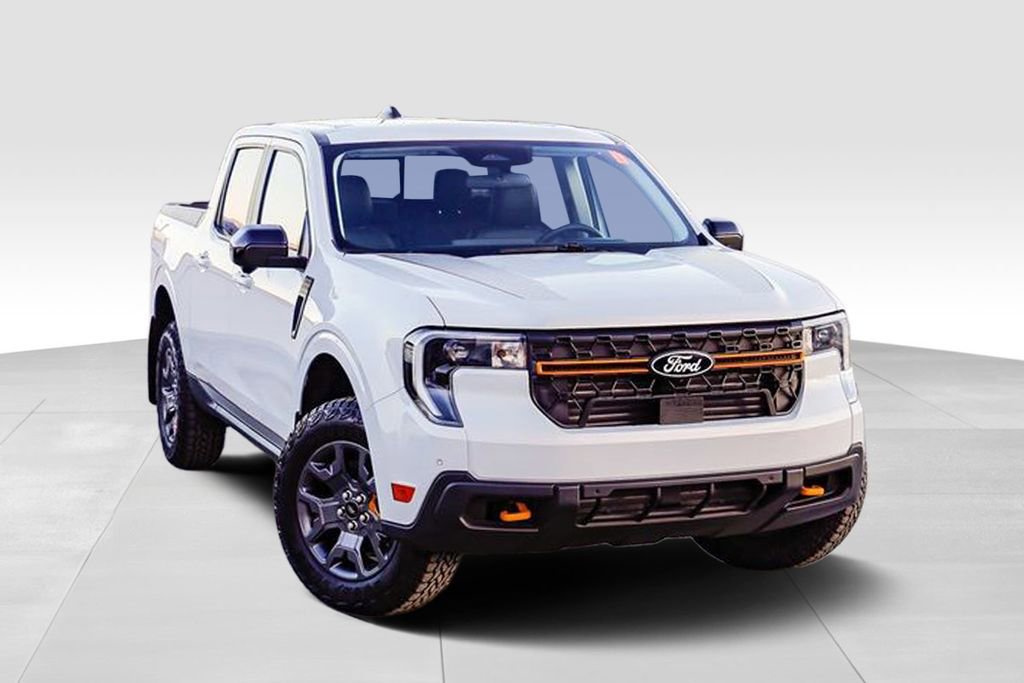 Used 2025 Ford Maverick Tremor image 2