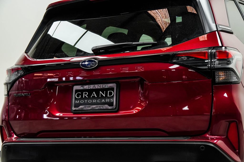 Used 2025 Subaru Forester Limited image 13