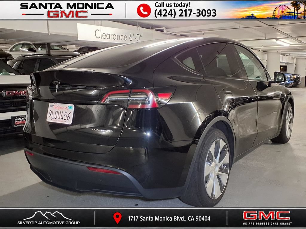 Used 2024 Tesla Model Y Long Range AWD/4WD image 18