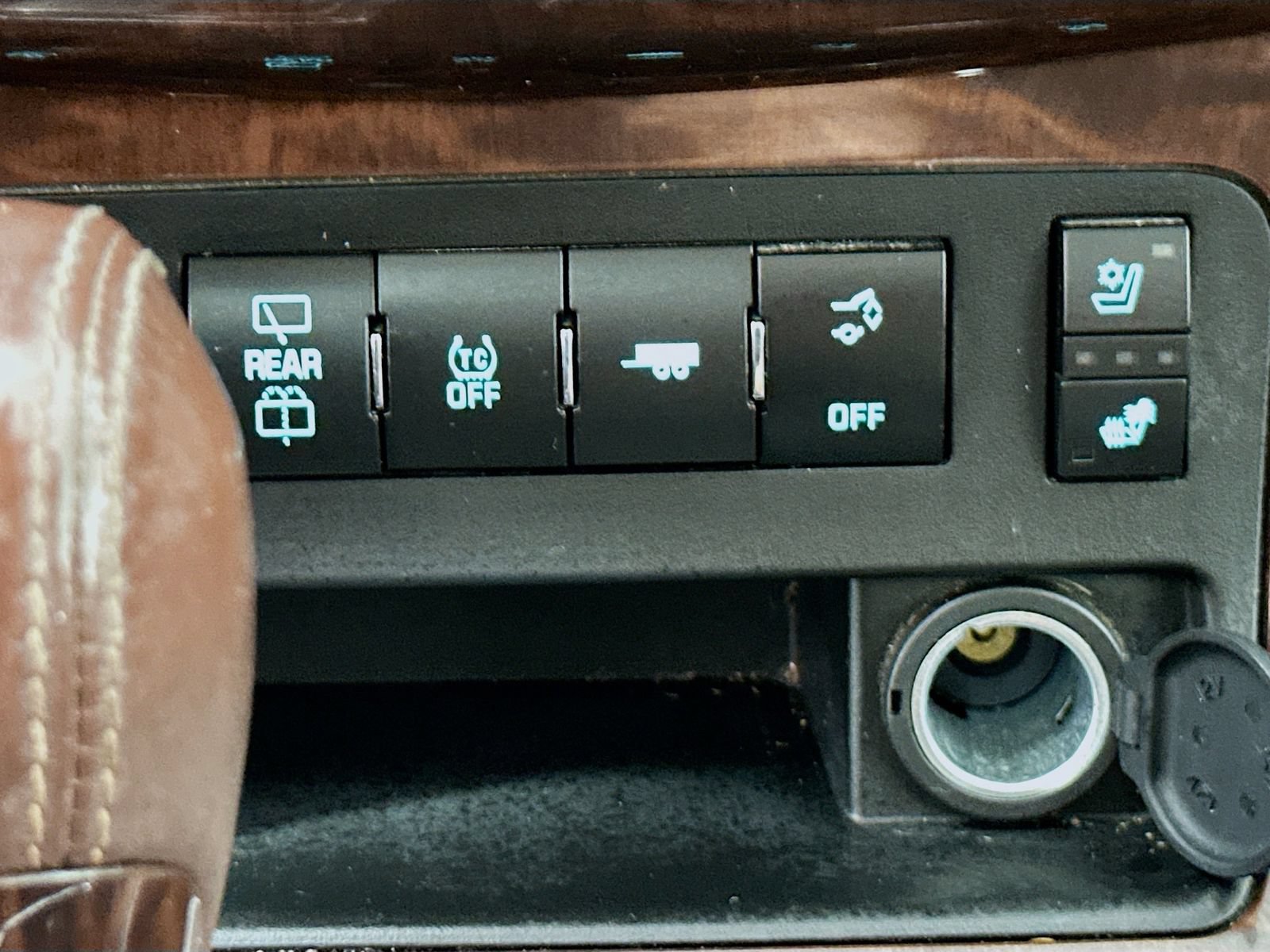 Used 2014 Buick Enclave Premium w/ Trailering Provision Package FWD image 21