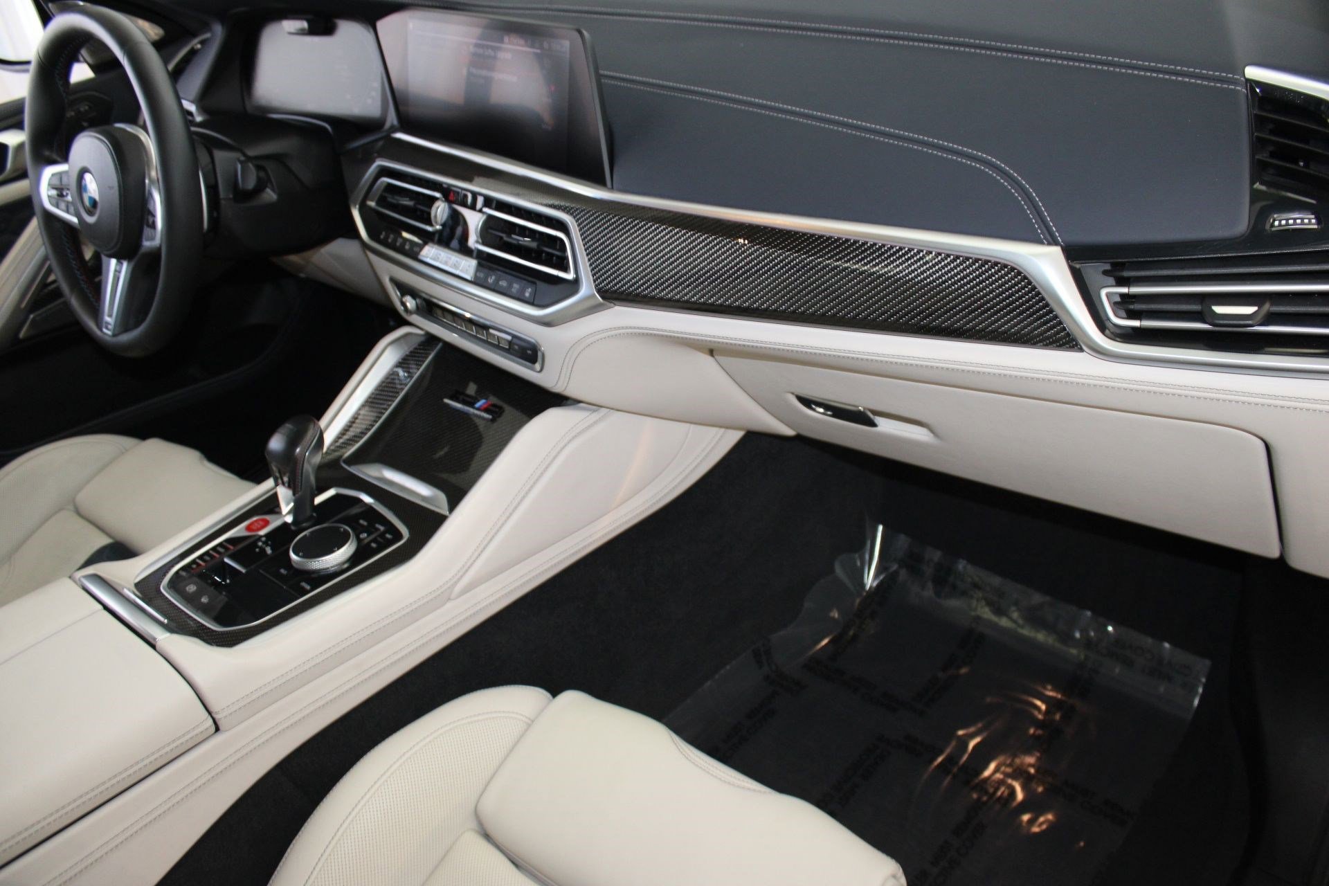 Used 2020 BMW X6 M Competition w/ Executive Package image 32