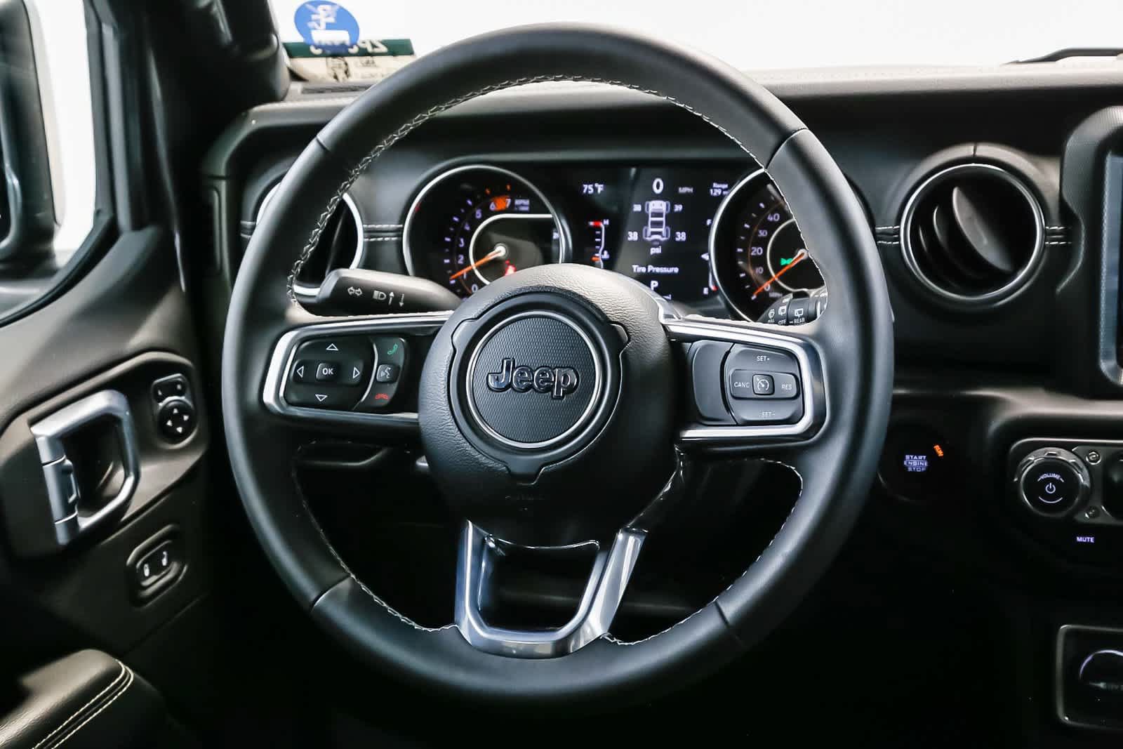 Used 2023 Jeep Wrangler Unlimited Sahara AWD/4WD image 21
