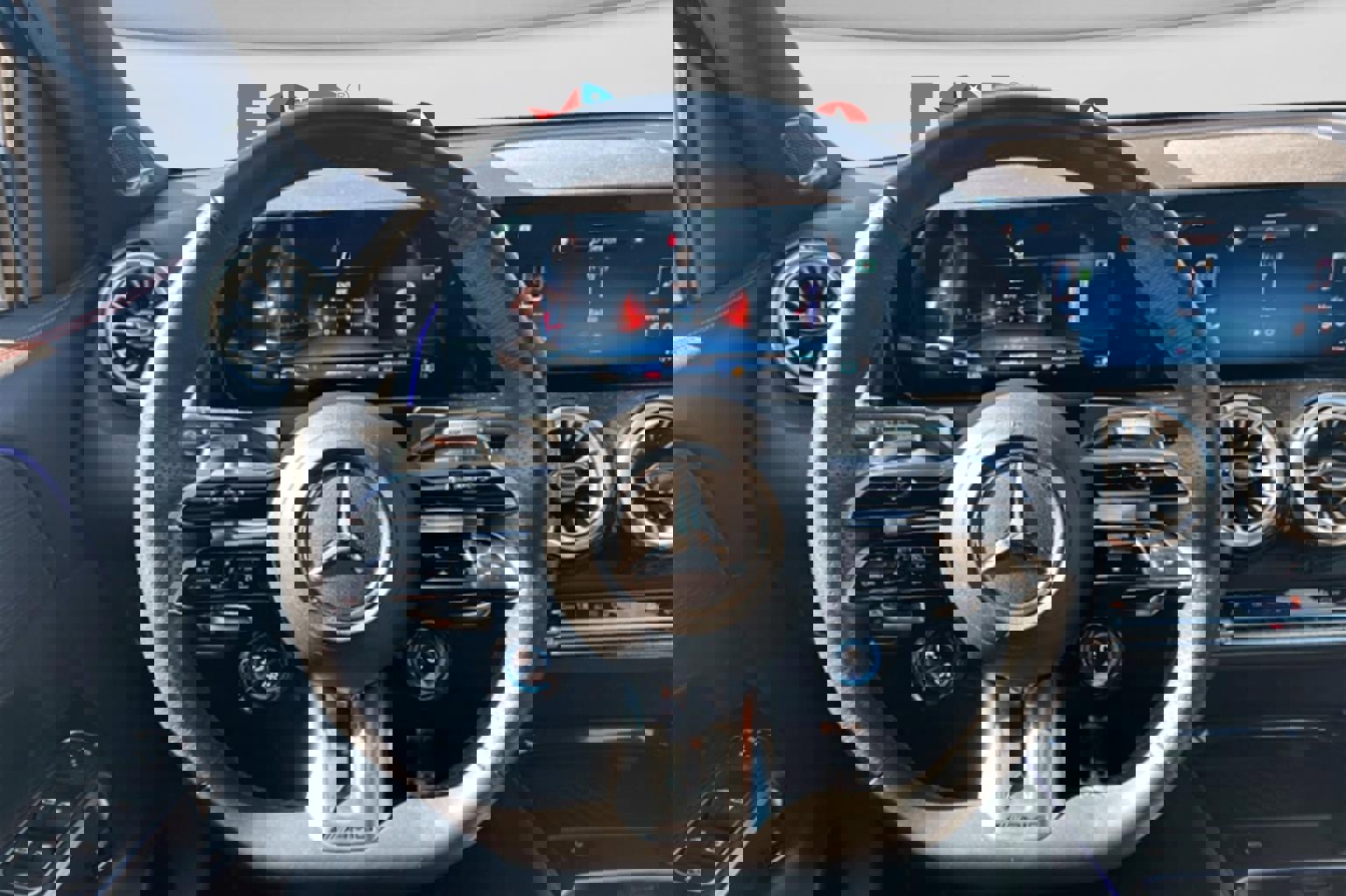 Used 2025 Mercedes-Benz GLB 35 AMG 4MATIC image 13