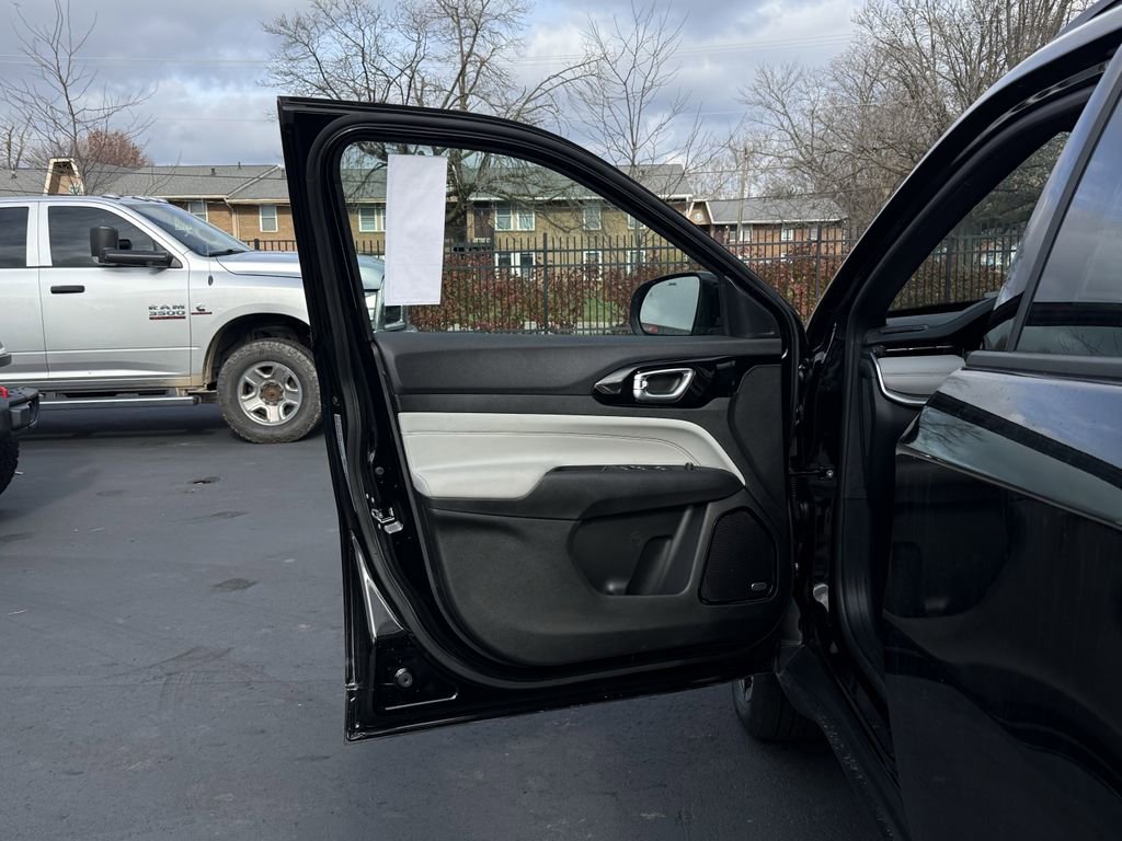 New 2026 Jeep Compass Limited w/ Sun, Sound & Navigation Group image 10