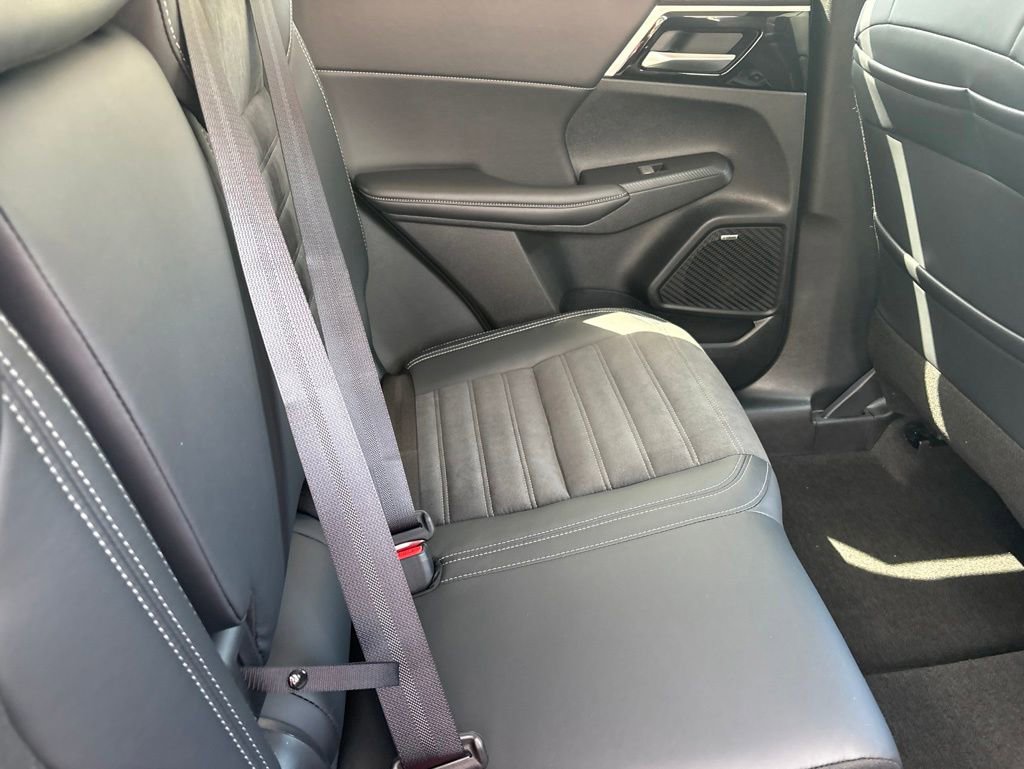 New 2026 Mitsubishi Outlander AWD image 33