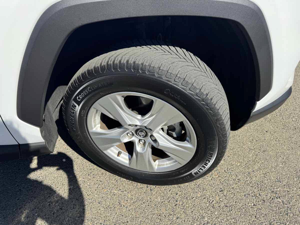 Used 2020 Toyota RAV4 XLE w/ Convenience Package AWD/4WD image 42