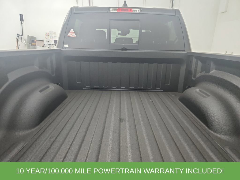 New 2026 RAM 1500 4x4 Crew Cab image 32