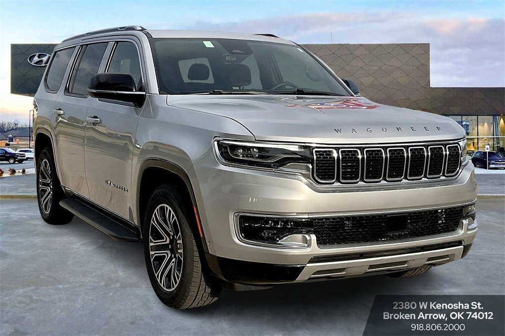 Used 2024 Jeep Wagoneer Series II w/ Flexible Seating Group image 2