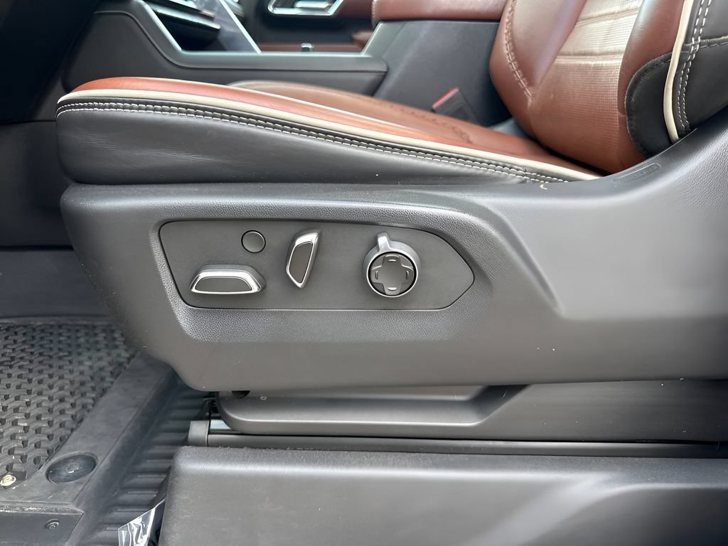 Used 2024 GMC Sierra 2500 Denali Ultimate AWD/4WD image 10