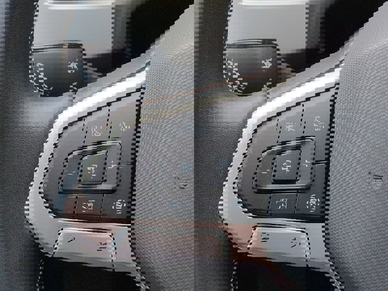 Used 2023 Volkswagen Atlas SE w/ Panoramic Sunroof Package image 25