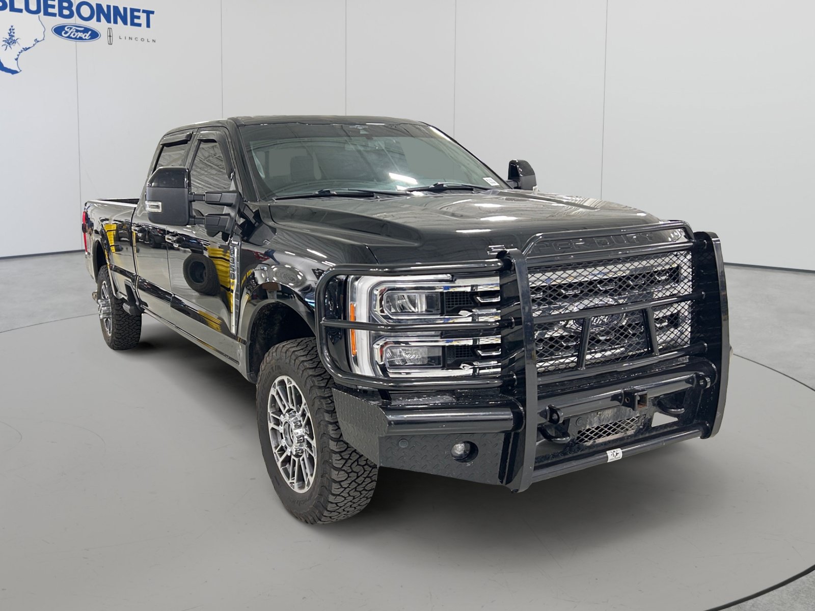 Used 2023 Ford F350 Lariat w/ FX4 Off-Road Package AWD/4WD image 3