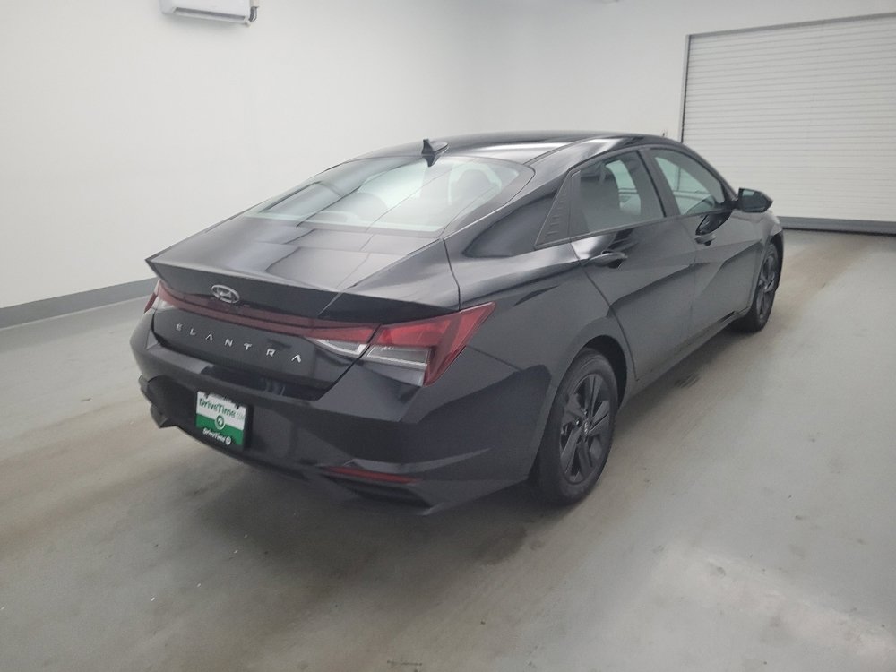 Used 2023 Hyundai Elantra SEL w/ Cargo Package FWD image 9