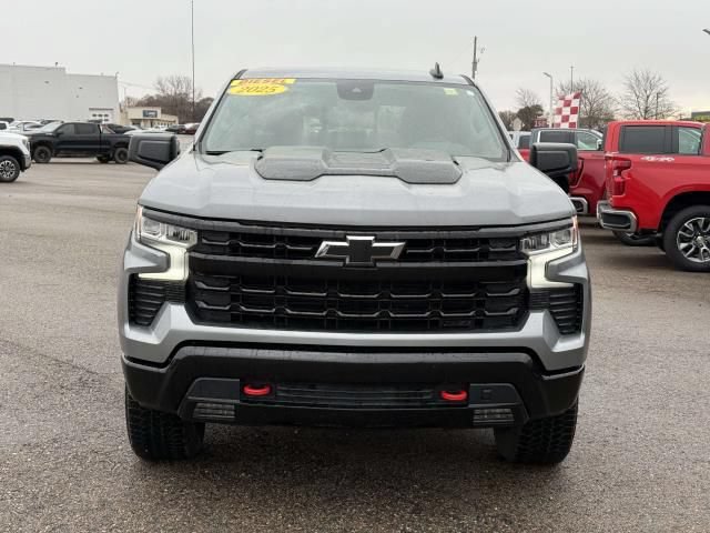 Used 2025 Chevrolet Silverado 1500 LT Trail Boss w/ Convenience Package II AWD/4WD image 3