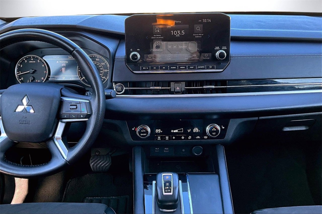 Used 2024 Mitsubishi Outlander SE image 12