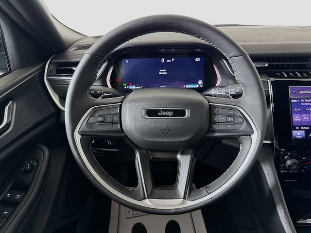 New 2025 Jeep Grand Cherokee Altitude AWD/4WD image 11