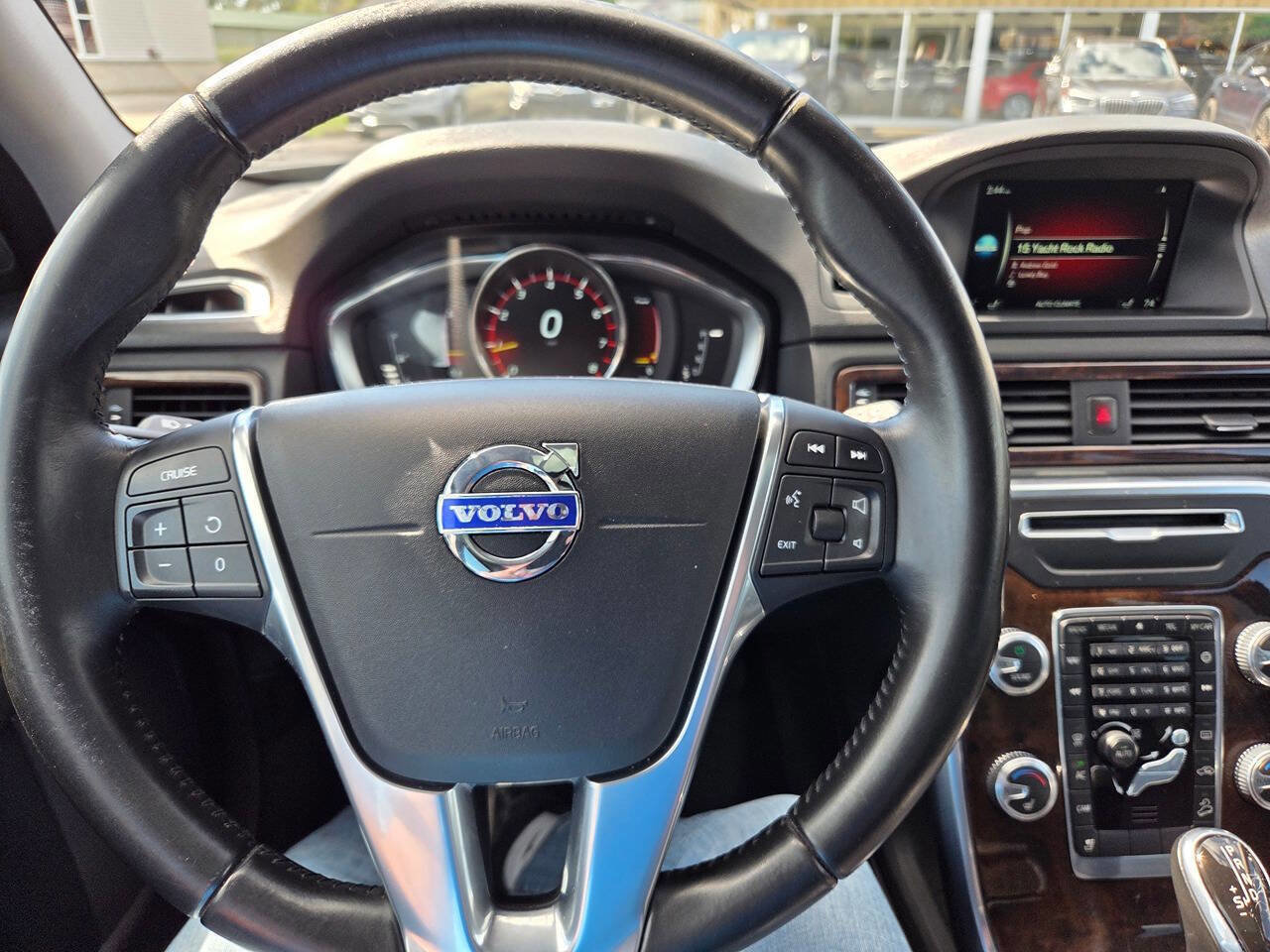 Used 2016 Volvo XC70 T5 Premier image 11