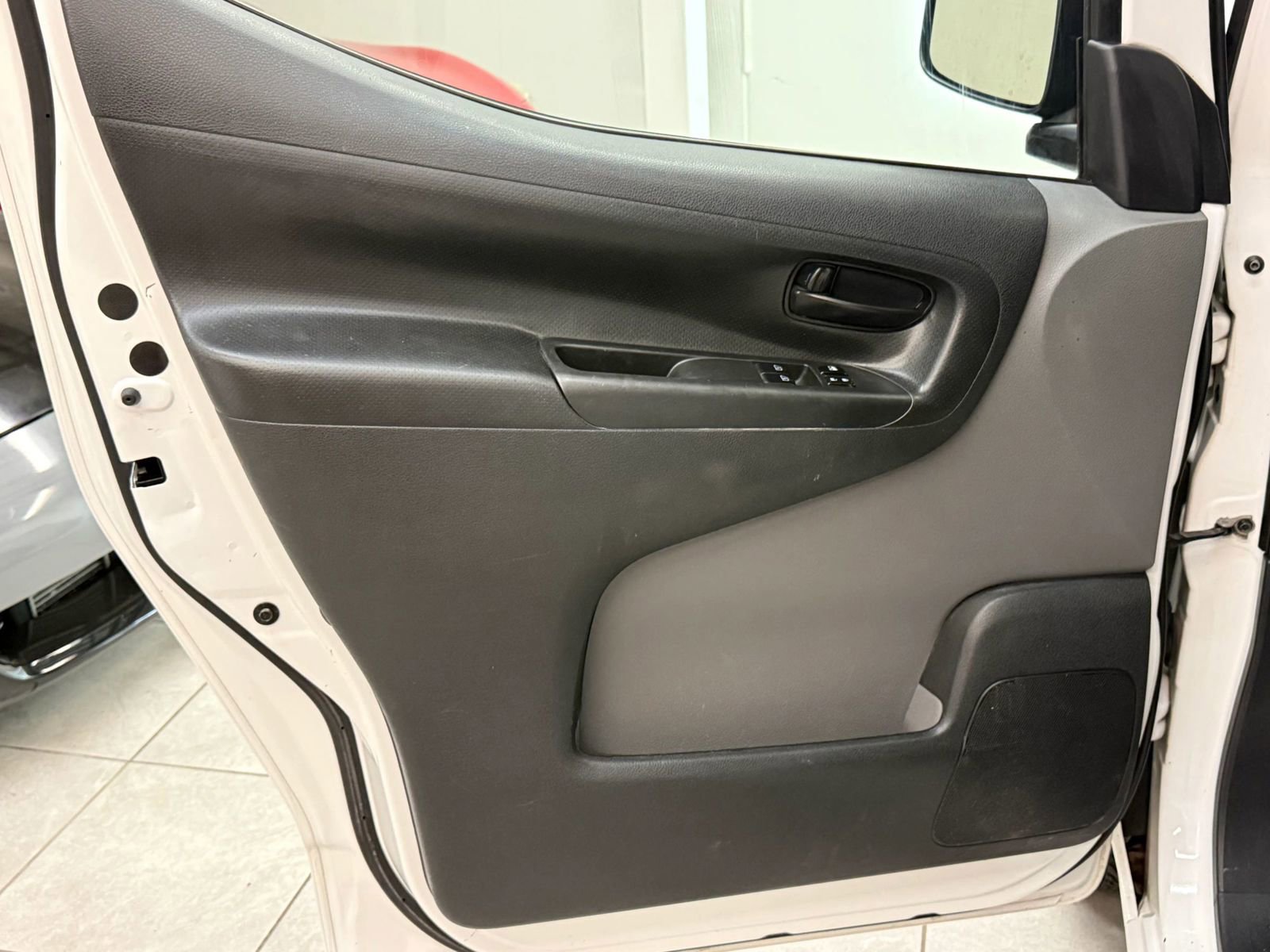 Used 2020 Nissan NV200 S FWD image 15