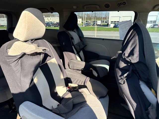 Used 2012 Toyota Sienna LE image 14