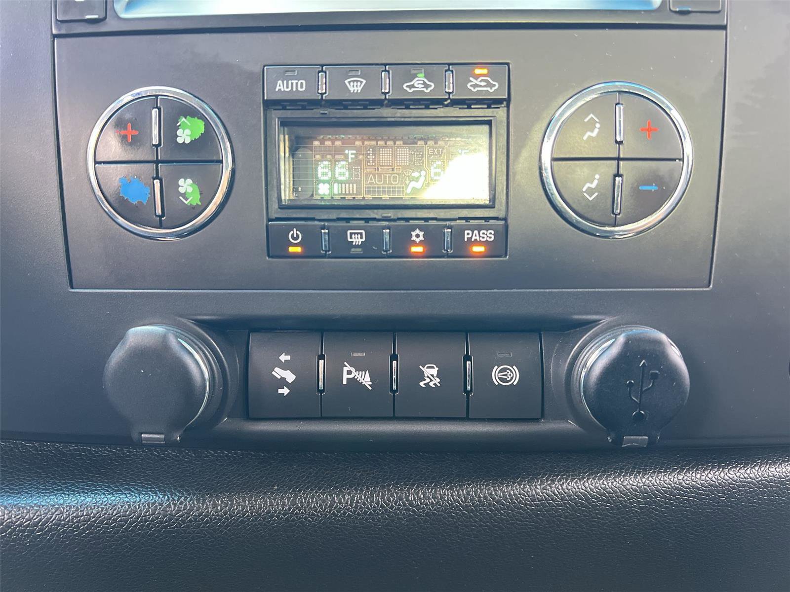 Used 2011 GMC Sierra 2500 SLE w/ SLE Preferred Package image 19