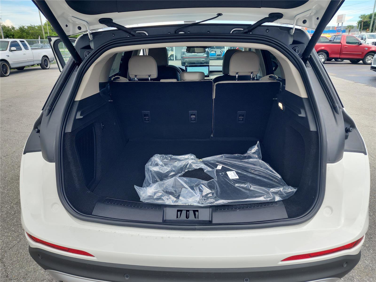 New 2026 Lincoln Corsair Premiere image 22