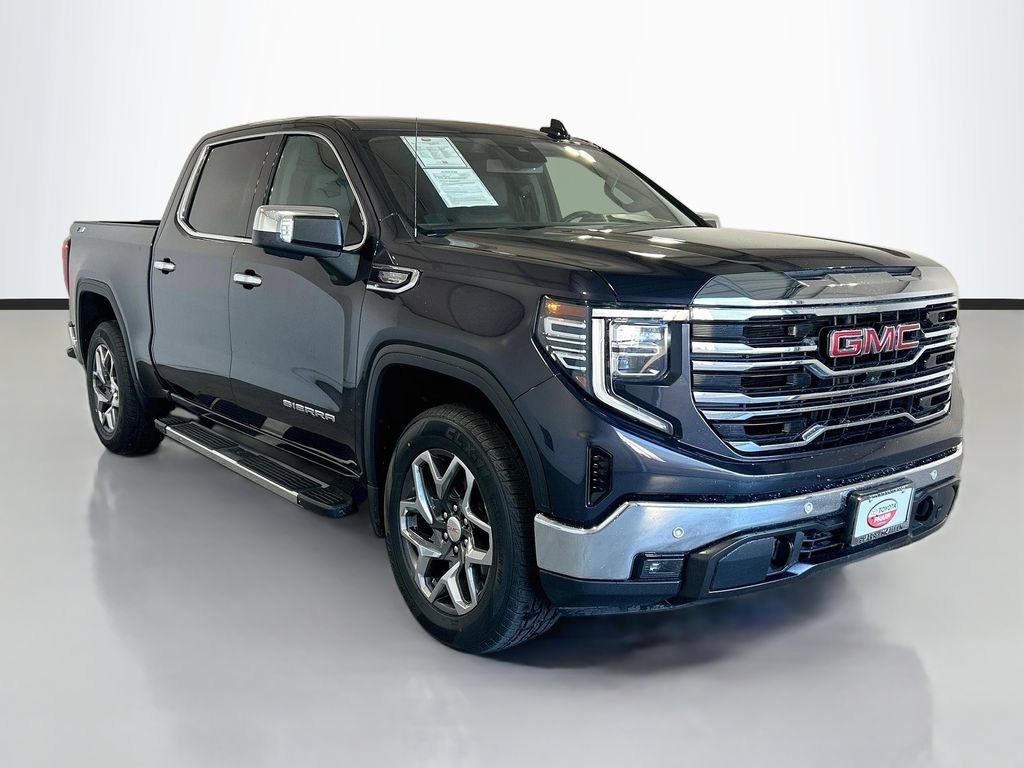 Used 2024 GMC Sierra 1500 SLT AWD/4WD image 3