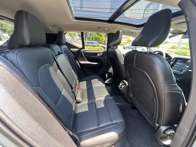 Used 2025 Volvo XC40 B5 Core AWD/4WD image 13