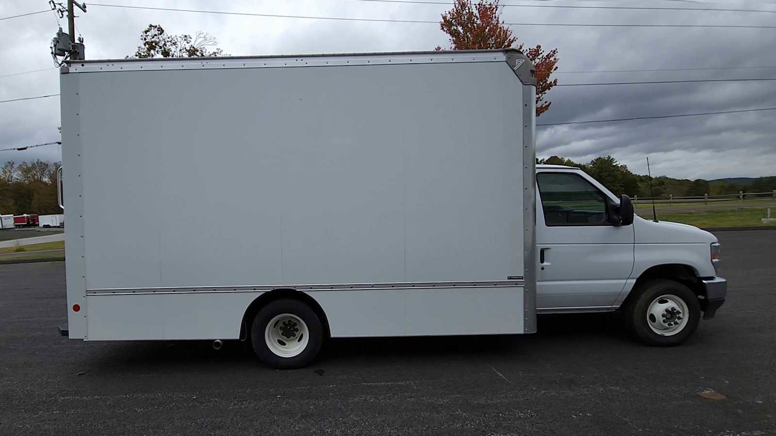 New 2025 Ford E-350 and Econoline 350 Super Duty w/ Power Equipment Group image 9