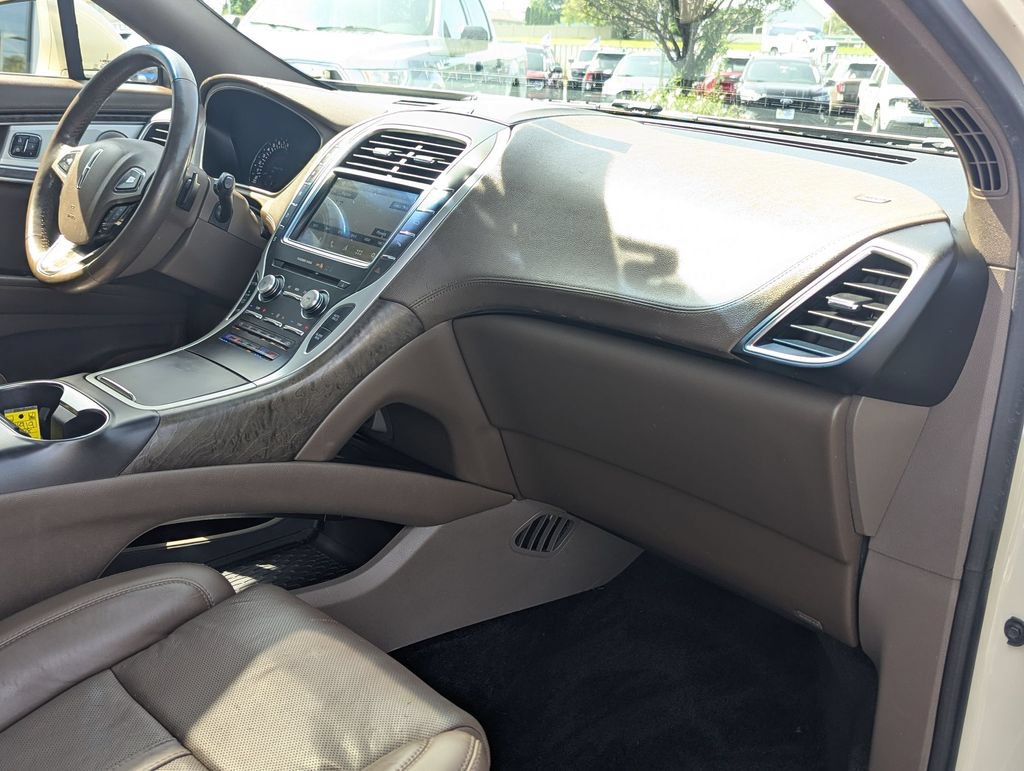 Used 2018 Lincoln MKX Reserve w/ Luxury Package AWD/4WD image 28