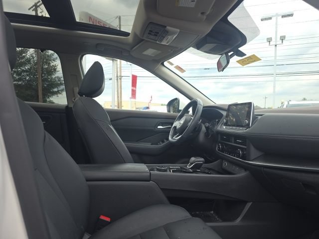 Certified 2023 Nissan Rogue SV w/ SV Premium B Package AWD/4WD image 14