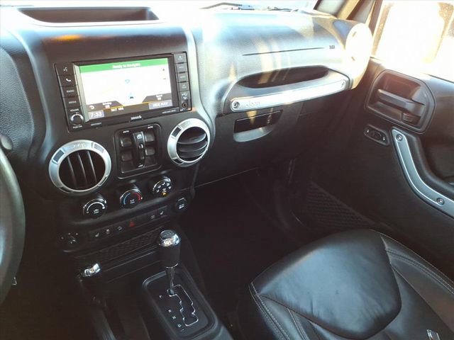 Used 2018 Jeep Wrangler Unlimited Sahara w/ Connectivity Group image 35