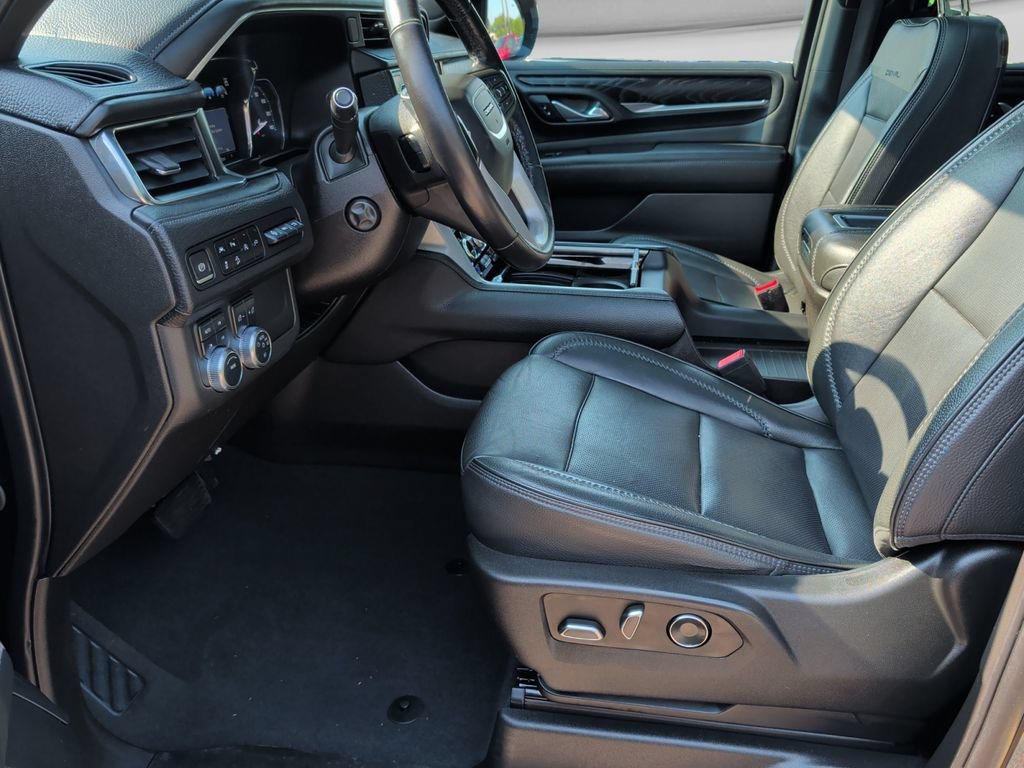 Used 2021 GMC Yukon Denali w/ Denali Premium Package AWD/4WD image 15