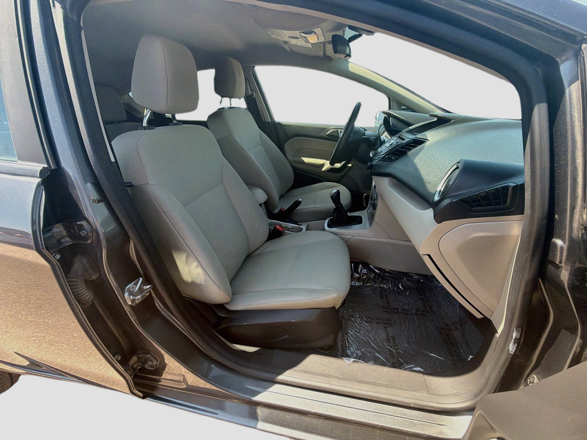 Used 2016 Ford Fiesta SE FWD image 29