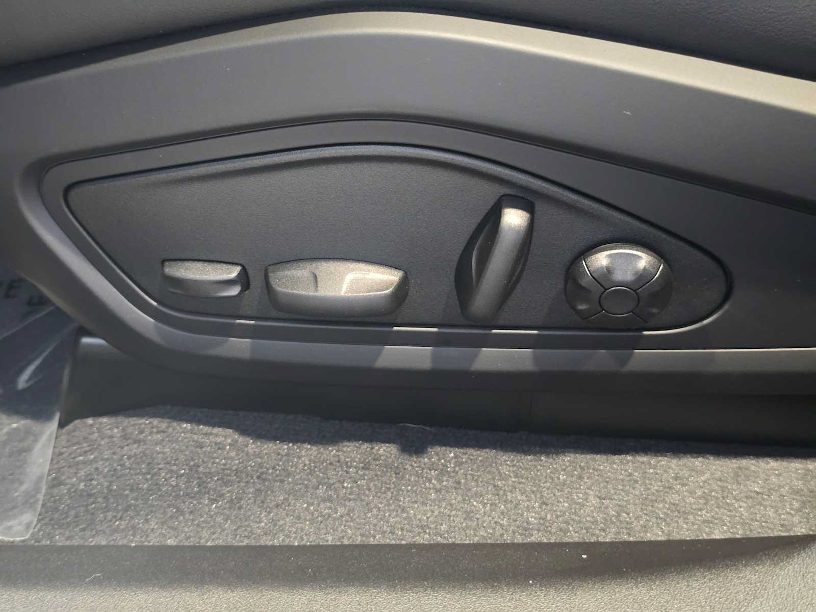 New 2026 Porsche Taycan RWD image 23
