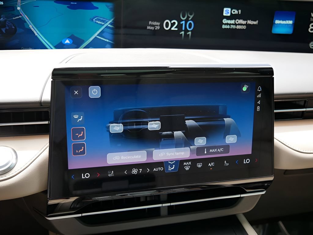Used 2025 Lincoln Nautilus Reserve AWD/4WD image 23