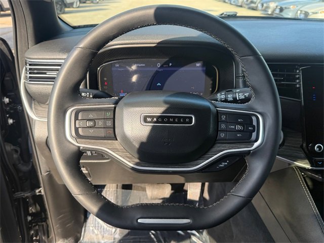 Used 2024 Jeep Wagoneer Series III w/ Flexible Seating Group image 15