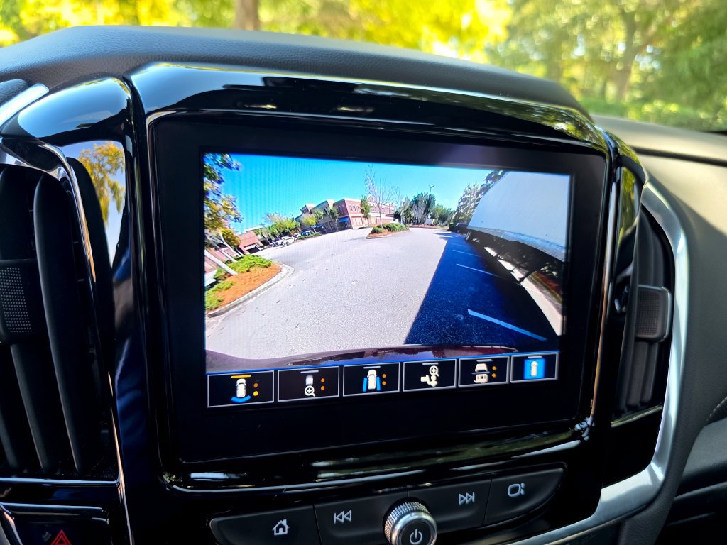 Certified 2023 Chevrolet Traverse Premier w/ LPO, Cargo Package FWD image 21
