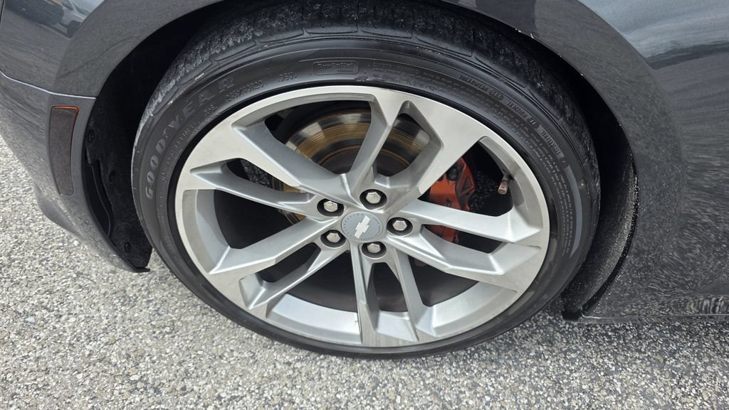 Used 2017 Chevrolet Camaro LT RWD image 14