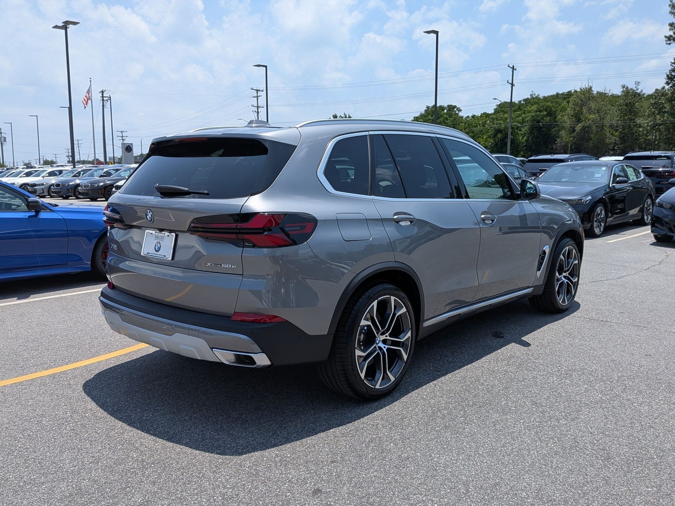 New 2026 BMW X5 xDrive50e AWD/4WD image 3