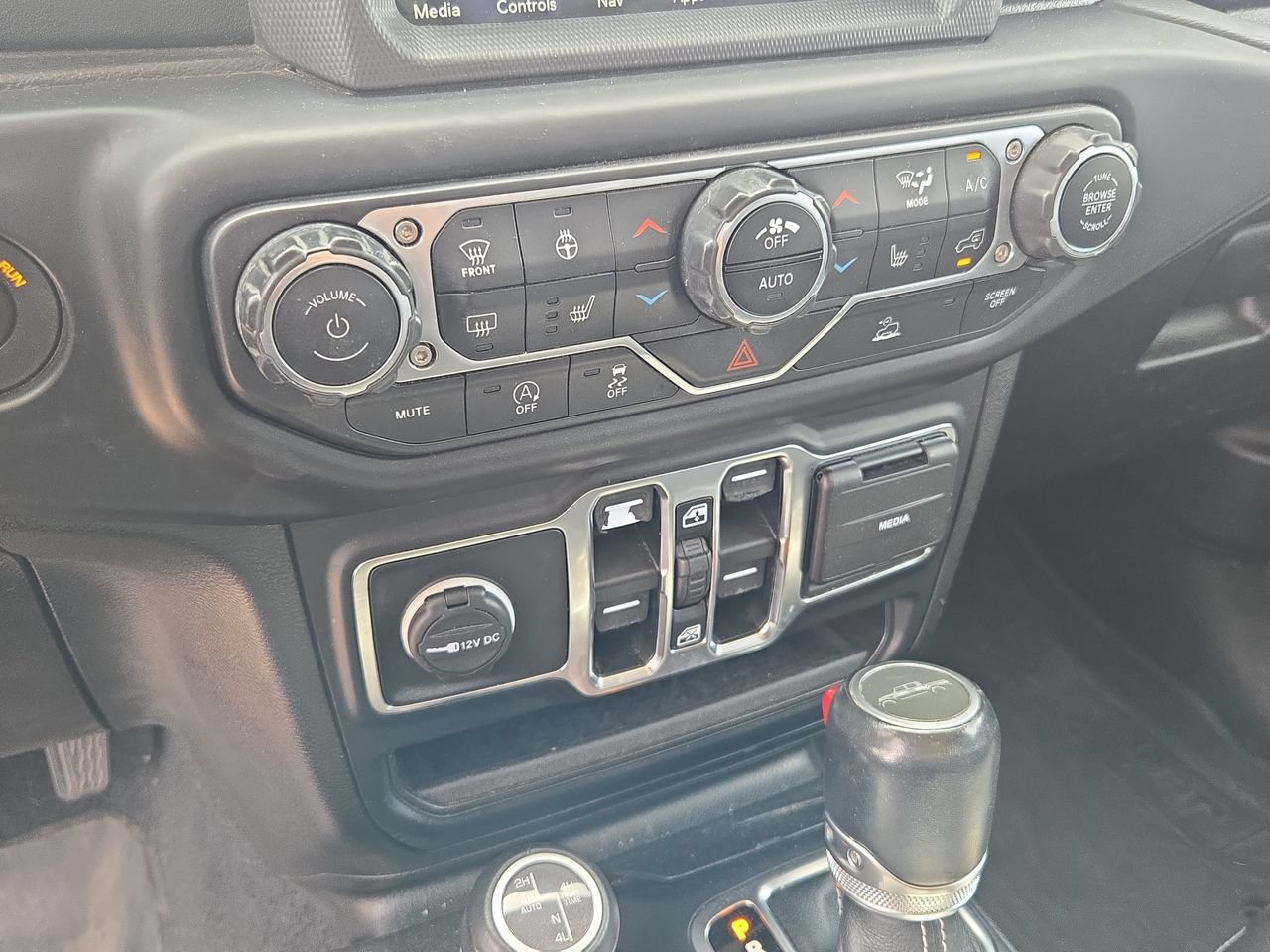 Used 2021 Jeep Gladiator Overland AWD/4WD image 13