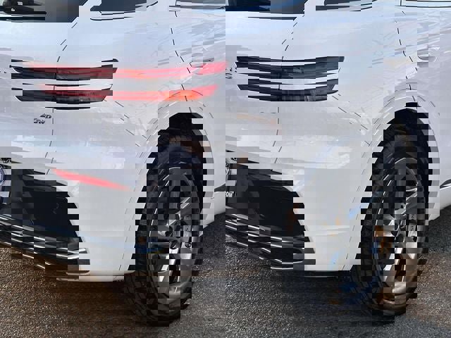 Used 2026 Genesis GV70 2.5T Select image 14