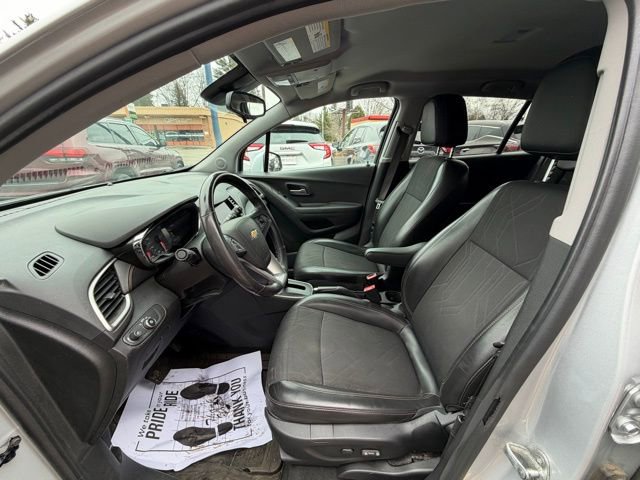 Used 2020 Chevrolet Trax LT w/ Driver Confidence Package AWD/4WD image 9