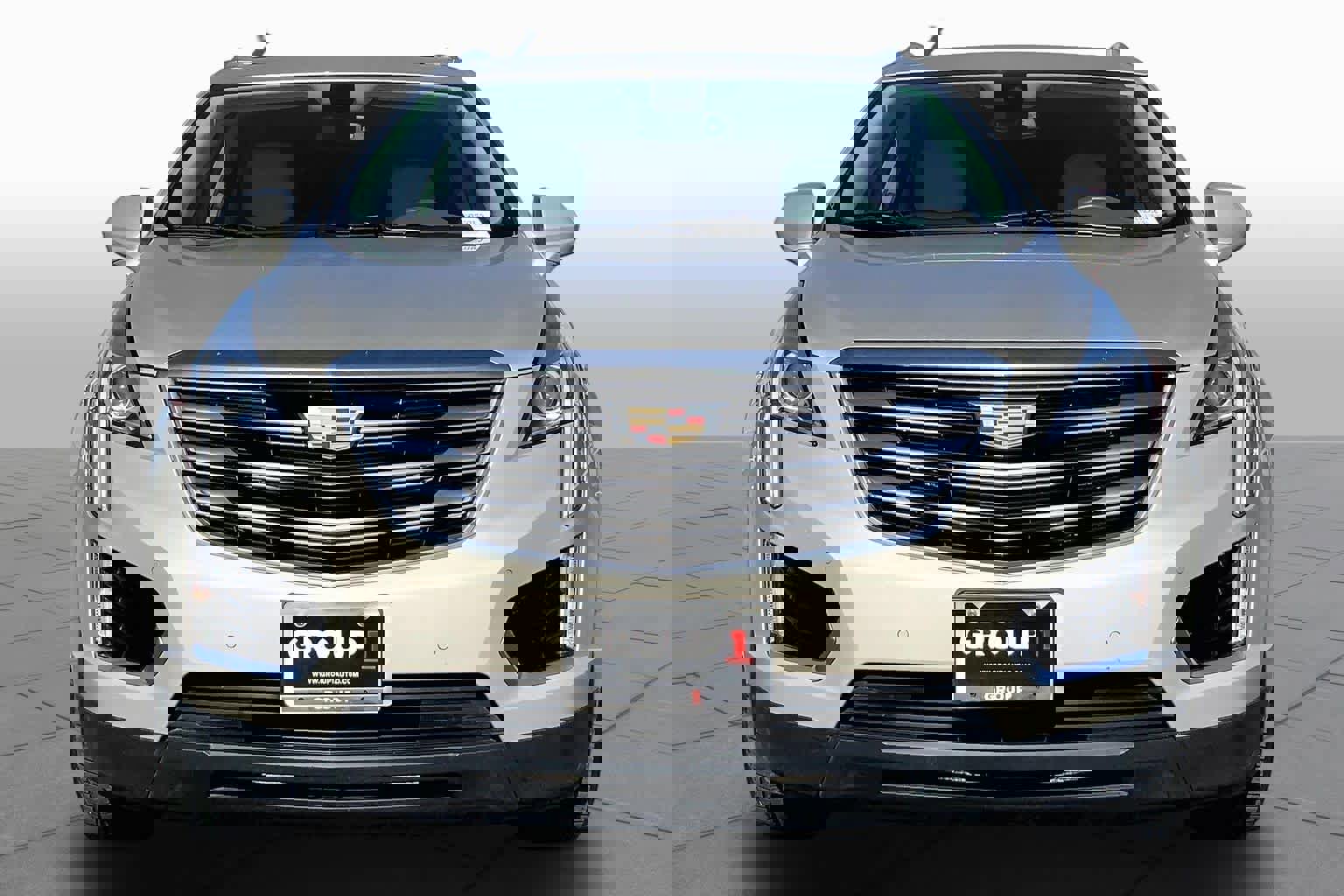 Used 2017 Cadillac XT5 Luxury w/ Driver Awareness Package FWD image 4