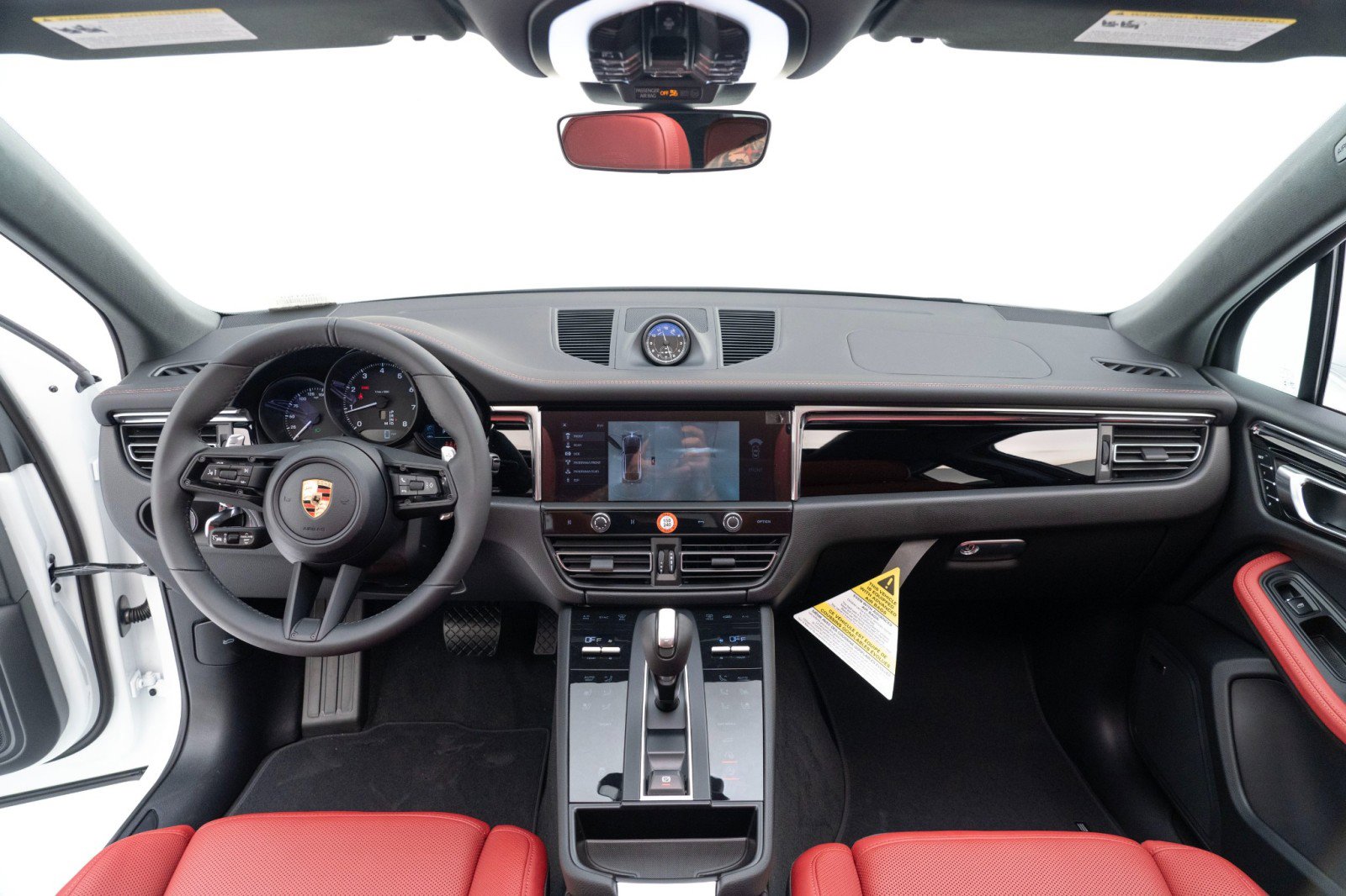 New 2026 Porsche Macan image 18