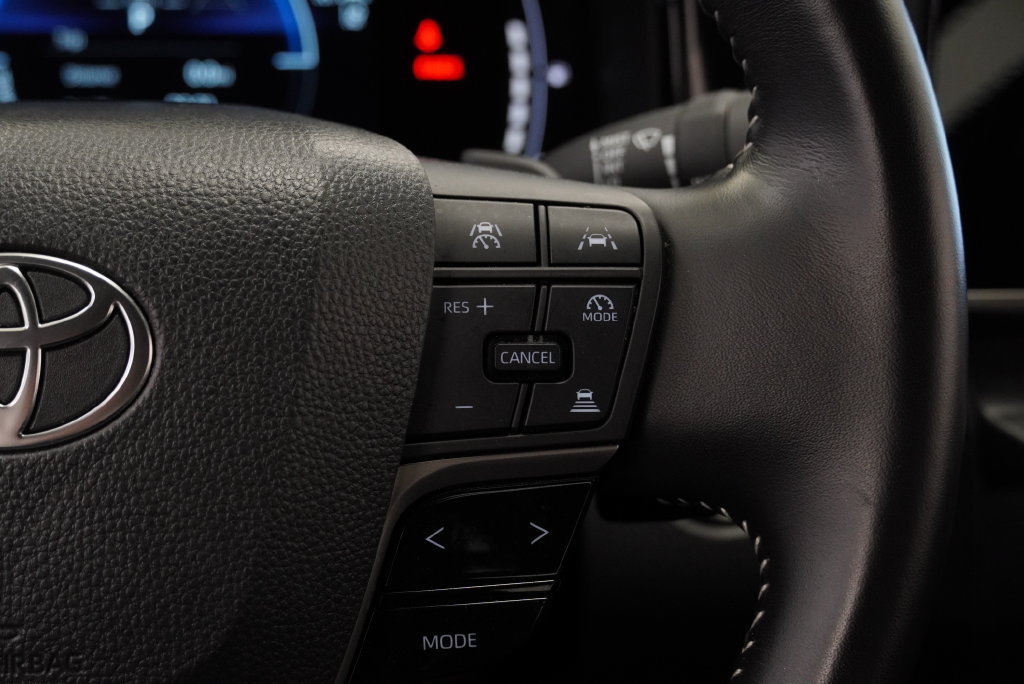 Used 2025 Toyota Camry SE FWD image 36
